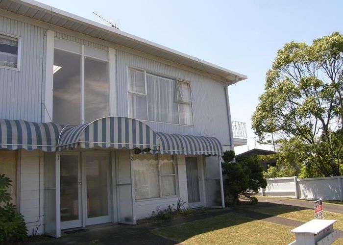  at 2/42 Simkin Avenue, Saint Johns, Auckland City, Auckland