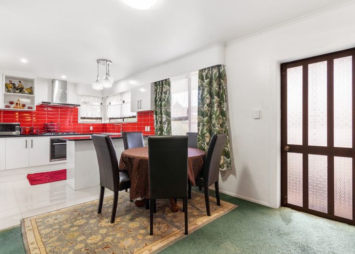  at 5 Earlsworth Road, Mangere East, Auckland
