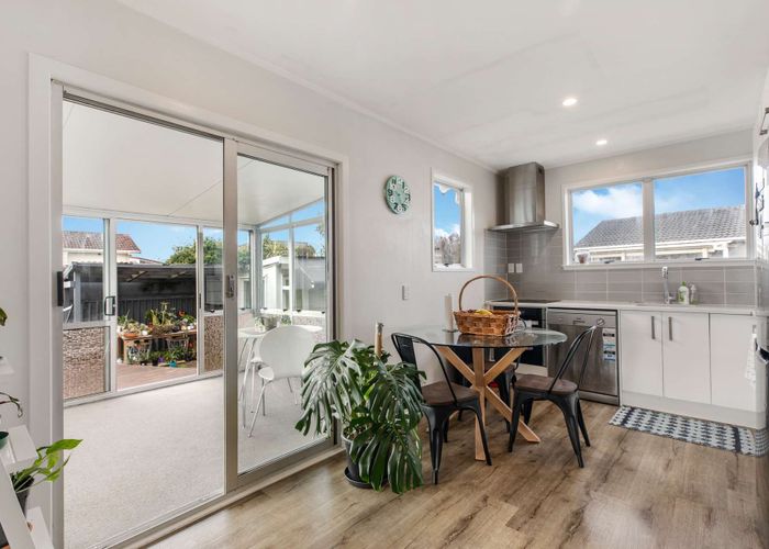  at 13 Harwell Place, Mangere, Auckland
