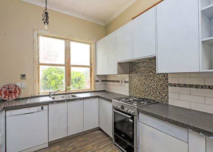  at 300 Grays Road, Saint Leonards, Hastings