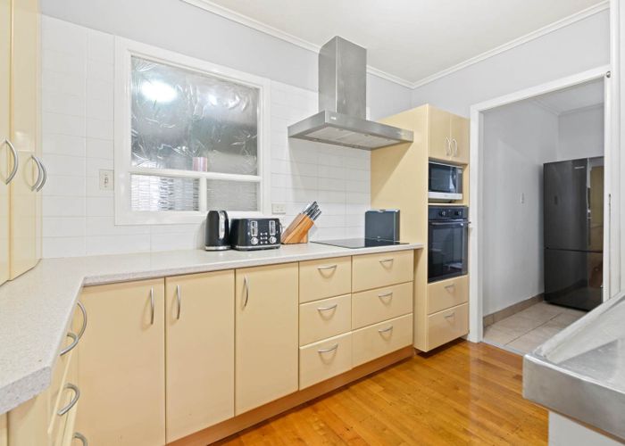  at 188 Beach Haven Road, Beach Haven, North Shore City, Auckland