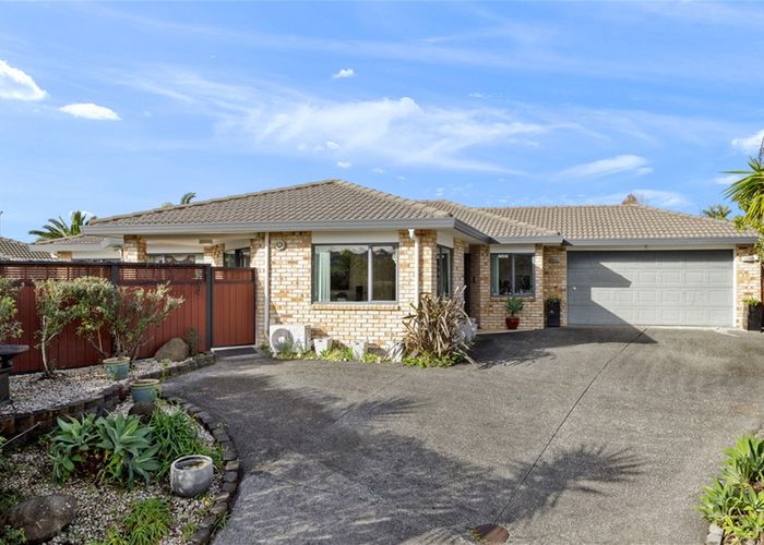  at 25 Gendo Avenue, Henderson, Auckland