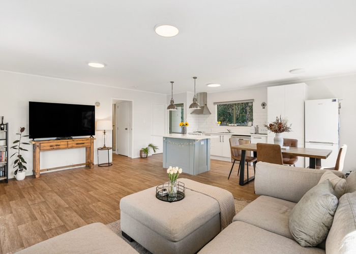  at 85C Fairclough Road, Beach Haven, Auckland