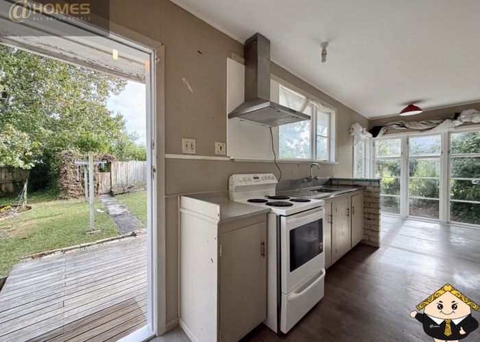  at 17 Sheehan Road, Te Atatu South, Waitakere City, Auckland