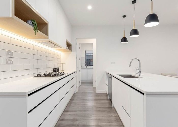  at 4 Puruatanga Drive, Flat Bush, Manukau City, Auckland