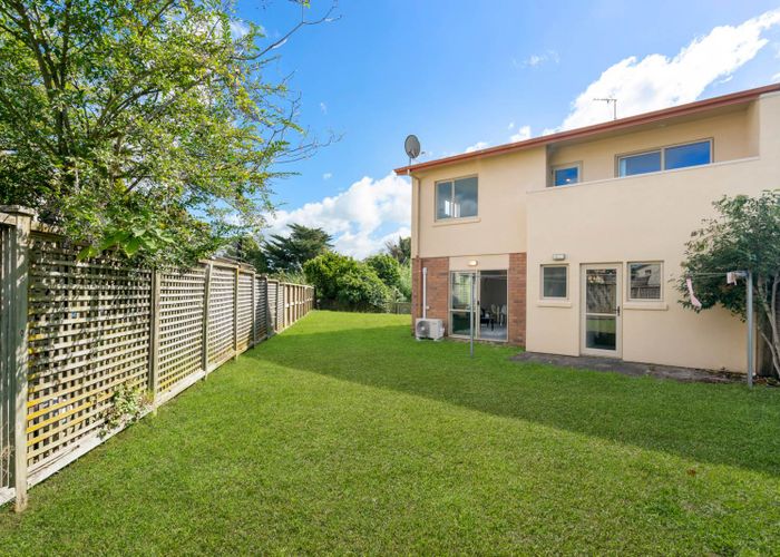  at 33 Marinich Drive South, Ranui, Auckland