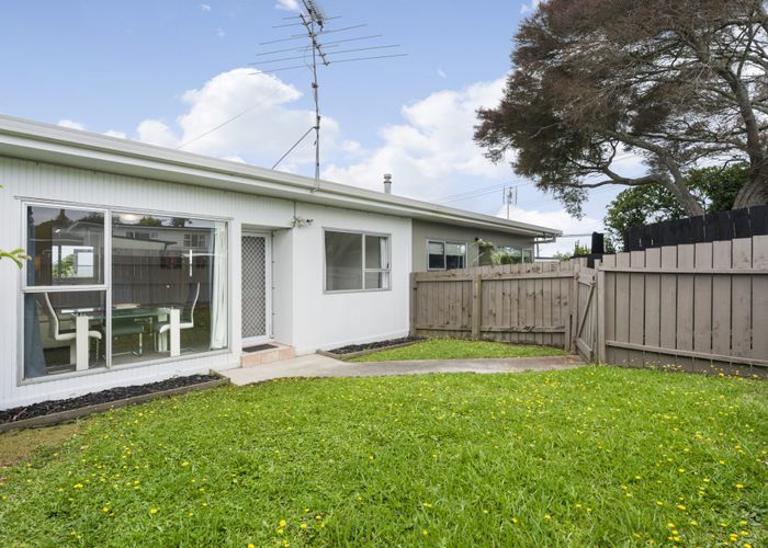  at 2/174 Birkdale Road, Birkdale, North Shore City, Auckland