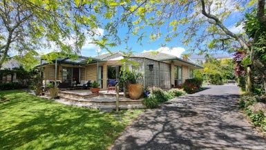  at 6 Araminta Place, Beachlands, Auckland