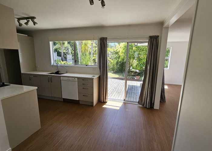  at 15 Hewlett Road, Massey, Waitakere City, Auckland