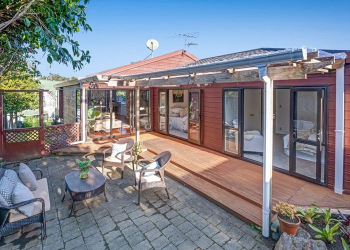  at 2/8 Antrim Grove, Bayview, North Shore City, Auckland