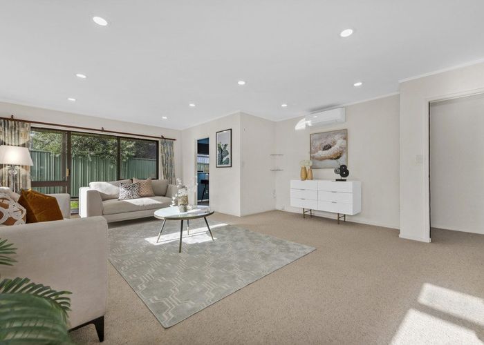  at 2/126 Botany Road, Botany Downs, Manukau City, Auckland