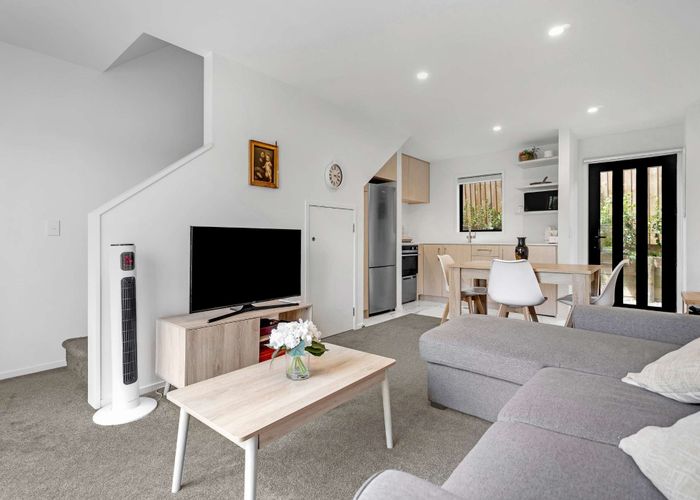  at 6/137 View Road, Sunnyvale, Auckland