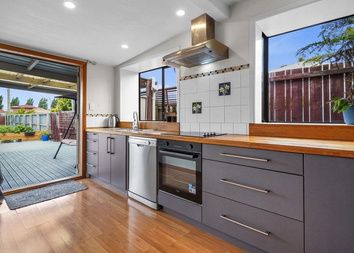  at 18 Tilford Street, Woolston, Christchurch