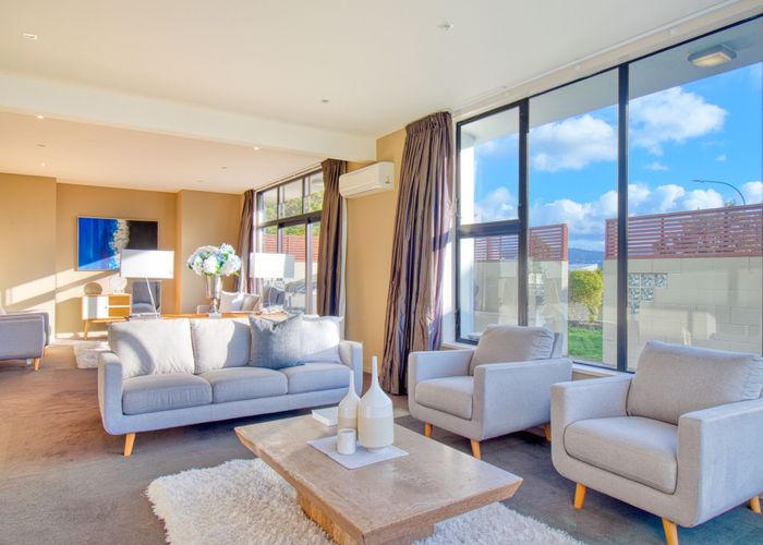  at 20 Countess Close, Maupuia, Wellington