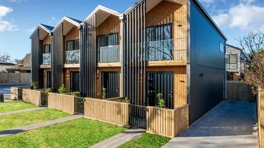  at 1/108 Beach Road, Te Atatu Peninsula, Auckland