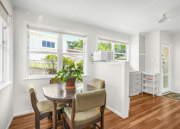  at 20 Lynda Avenue, Paparangi, Wellington