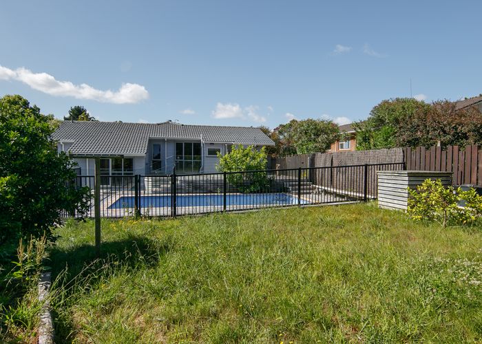  at 9 Cockayne Crescent, Sunnynook, Auckland