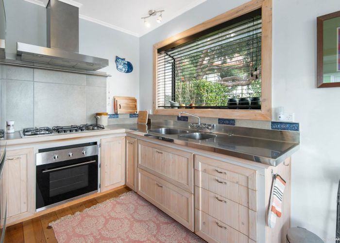  at 17 Scott Road, Stanmore Bay, Whangaparaoa