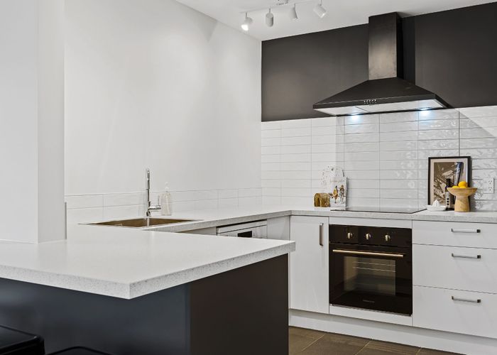  at 1/17 Frensham Crescent, Woolston, Christchurch