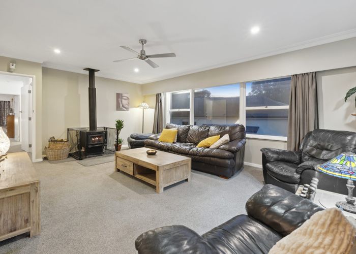  at 28 Gibbs Crescent, Red Hill, Papakura, Auckland