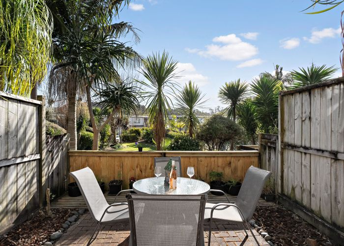  at 25/92 Bush Road, Albany, North Shore City, Auckland