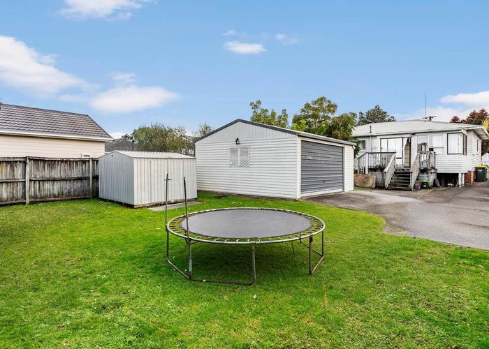  at 23 Reid Road, New Lynn, Auckland