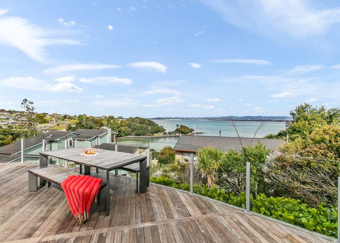 at 10 Seahorse Place, Beach Haven, Auckland