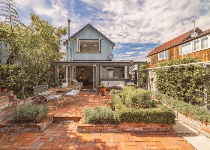  at 4 Stoke Street, Sumner, Christchurch