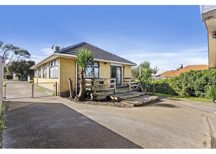  at 1 Bardia Road, Panmure, Auckland