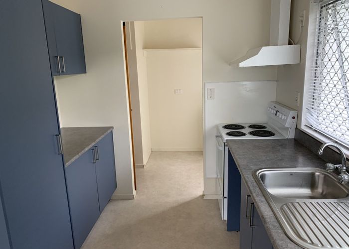  at 2/82 Roberts Road, Te Atatu South, Waitakere City, Auckland
