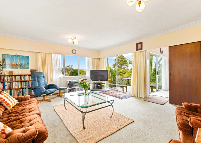  at 21 Glenwood Avenue, Birkenhead, Auckland