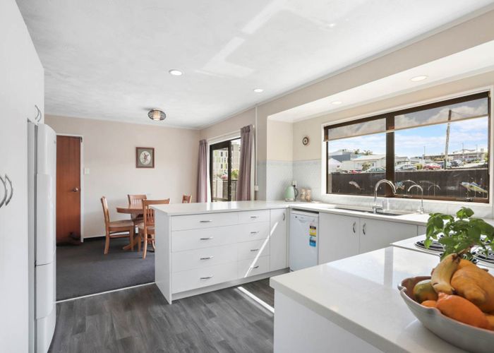  at 4/16 Evans Road, Glen Eden, Waitakere City, Auckland