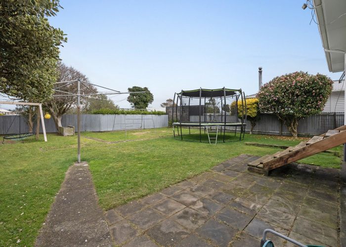  at 3 Blenheim Place, Vogeltown, New Plymouth, Taranaki