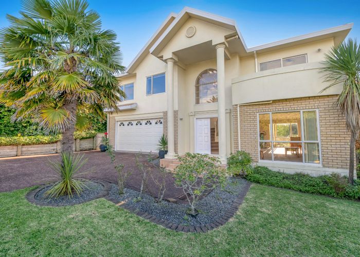  at 31 Goldfinch Rise, Unsworth Heights, North Shore City, Auckland