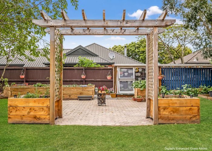  at 43 Gladstone Road, Woodend, Woodend