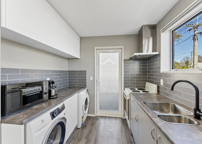  at 1/494 Barbadoes Street, Edgeware, Christchurch