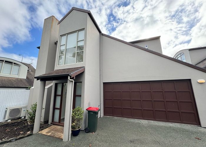 at 662B Manukau Road, Royal Oak, Auckland