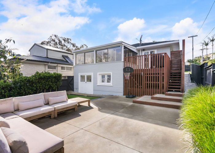  at 206 Beach Road, Campbells Bay, North Shore City, Auckland