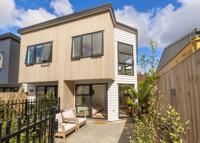  at 1092B Great North Road, Point Chevalier, Auckland