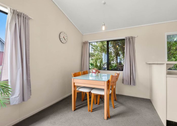  at 1/11 Weldene Avenue, Glenfield, North Shore City, Auckland