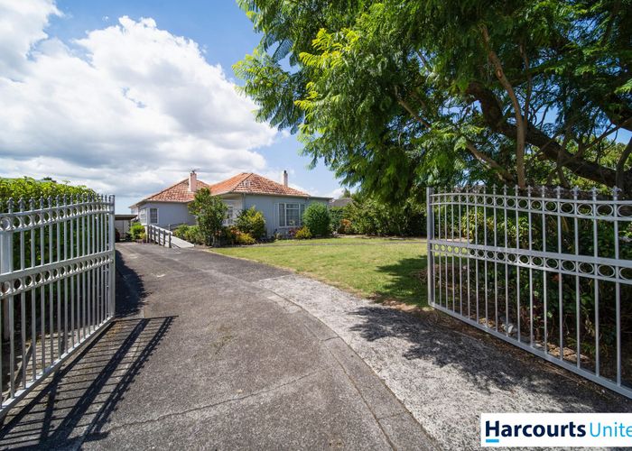  at 35 Kolmar Road, Papatoetoe, Auckland