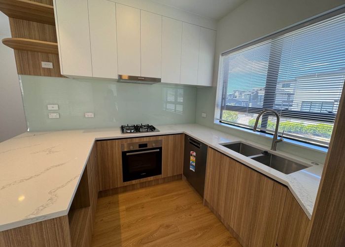  at 2A Paina Crescent, Massey, Waitakere City, Auckland