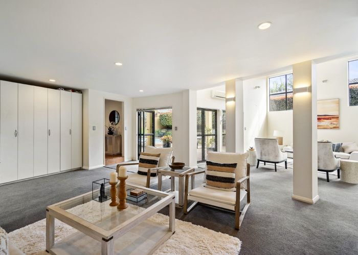  at 33 Grand Drive, Remuera, Auckland