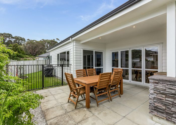  at 28 Banks Boulevard, Whitby, Porirua