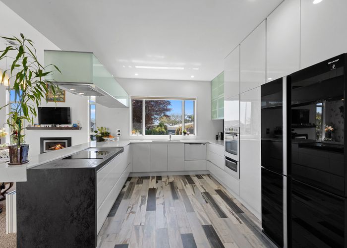  at 11 Wesley Avenue, Frankleigh Park, New Plymouth