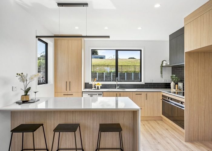  at 2 Wakaturia Way, Glenfield, North Shore City, Auckland