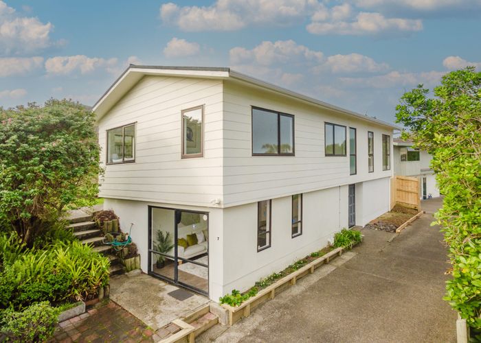  at 1/7 Deverell Place, Northcross, Auckland