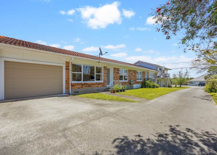  at 3/28 Jutland Road, Hauraki, North Shore City, Auckland