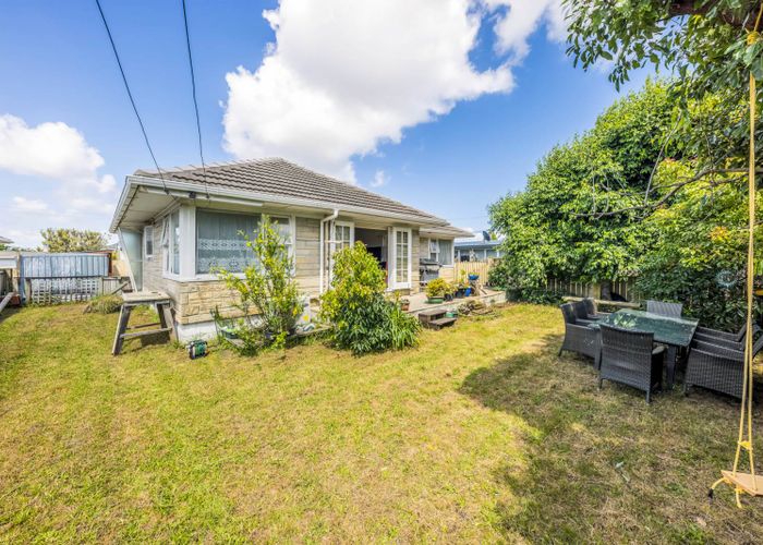  at 3 Swan Crescent, Pakuranga, Auckland