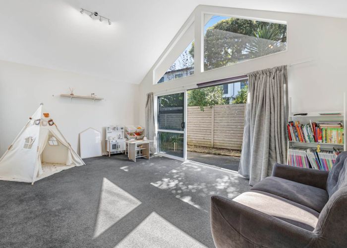  at 19a Masterton Road, Rothesay Bay, North Shore City, Auckland